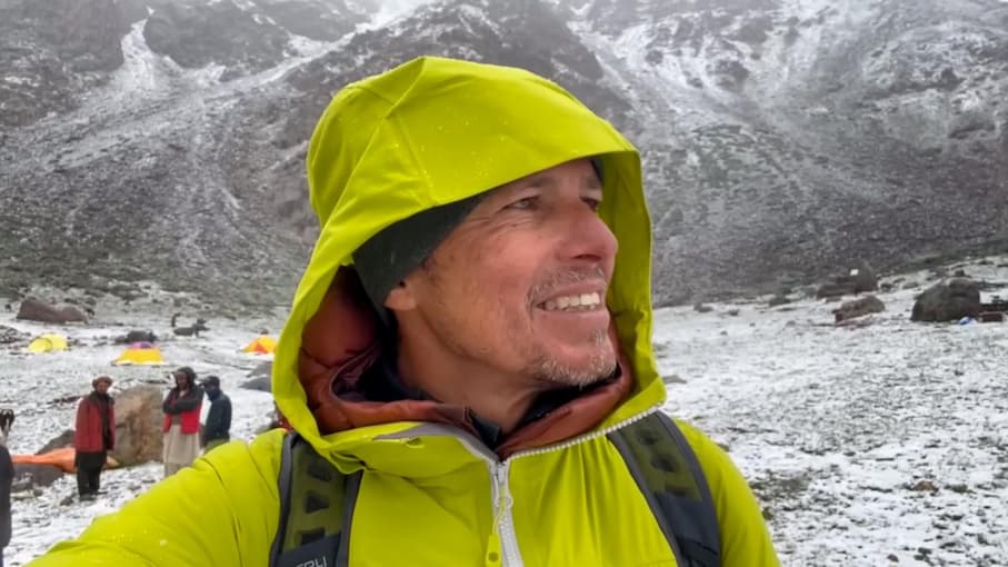El primer argentino en subir a la “Montaña Asesina” de Pakistan, presento un documental – este medio : Entretenimiento de Argentina