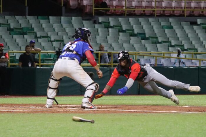 La Liga de Beisbol de Puerto Rico desiste de pedir un castigo a dos equipos dominicanos por actos de pirateria : Deportes de Puerto Rico