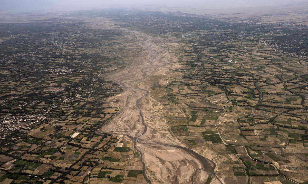 Decenas mueren y multiples resultan heridos tras dos fuertes terremotos en Afganistan : Noticias de