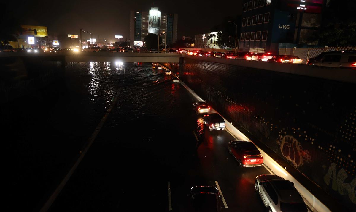 Miguel Romero estima daños millonarios en San Juan tras evento de lluvia “historica” : Noticias de Puerto Rico