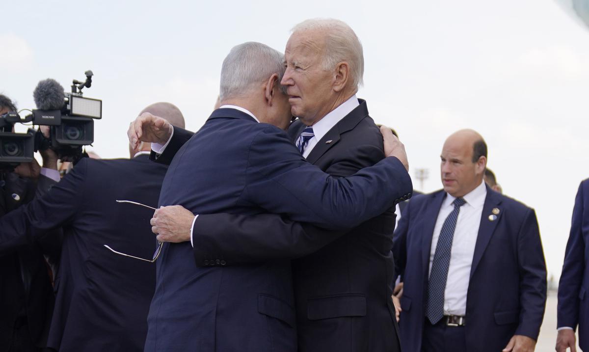 Joe Biden dice que explosion en hospital de Gaza “parece ser obra del otro equipo” : Noticias de