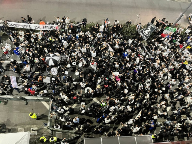“No aguantamos mas…”, les gritan 2 mil hinchas del Once Caldas a los directivos : Deportes de Colombia