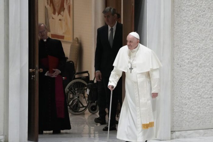 Reunion del papa Francisco concluye con votacion sobre el papel de la mujer en la iglesia catolica : Noticias de