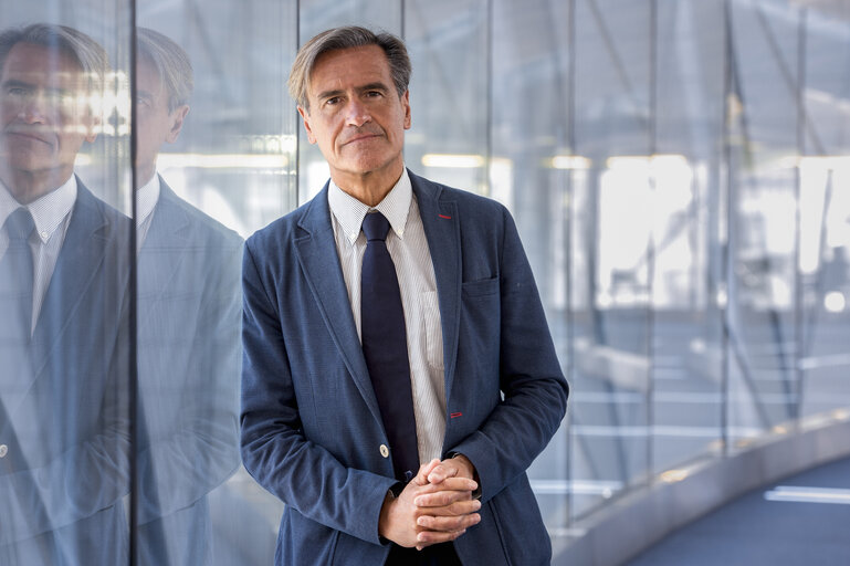 Los embajadores de la UE llegan a un primer acuerdo sobre la reforma del pacto migratorio comun : Internacional de