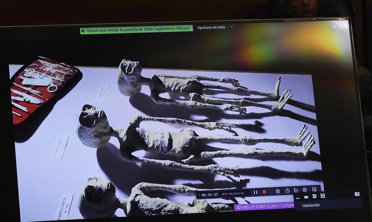 Congreso de Mexico discute la autenticidad de supuestos cuerpos extraterrestres : de