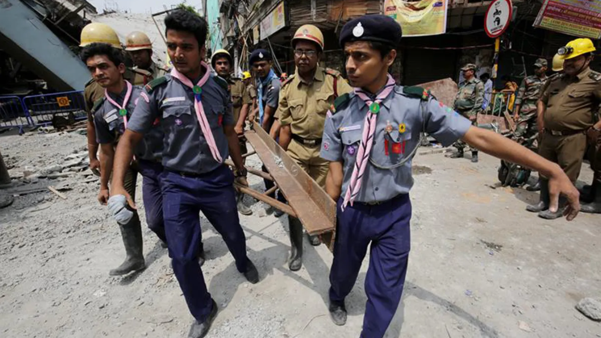 Mas de 30 obreros quedan atrapados tras derrumbe de tunel en la India : Noticias de