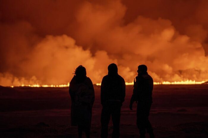 Volcan hace erupcion en Islandia en una espectacular demostracion de fuerza : Noticias de