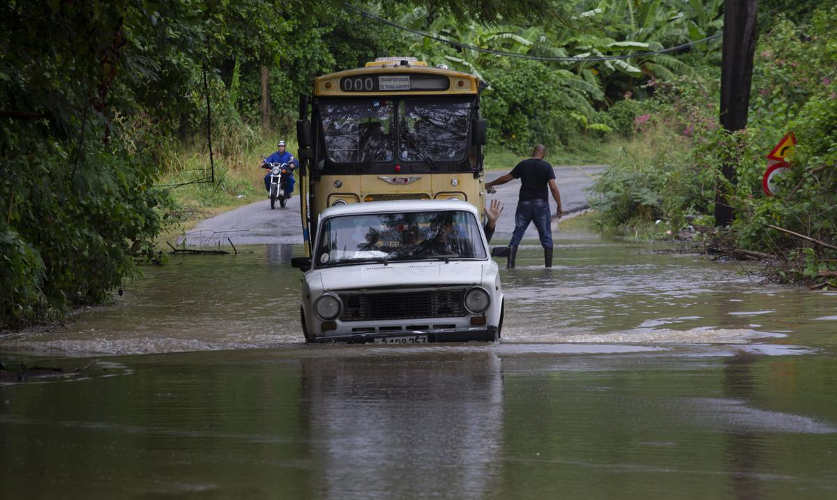 Lluvias torrenciales provocan derrumbes e inundaciones en La Habana : Noticias de