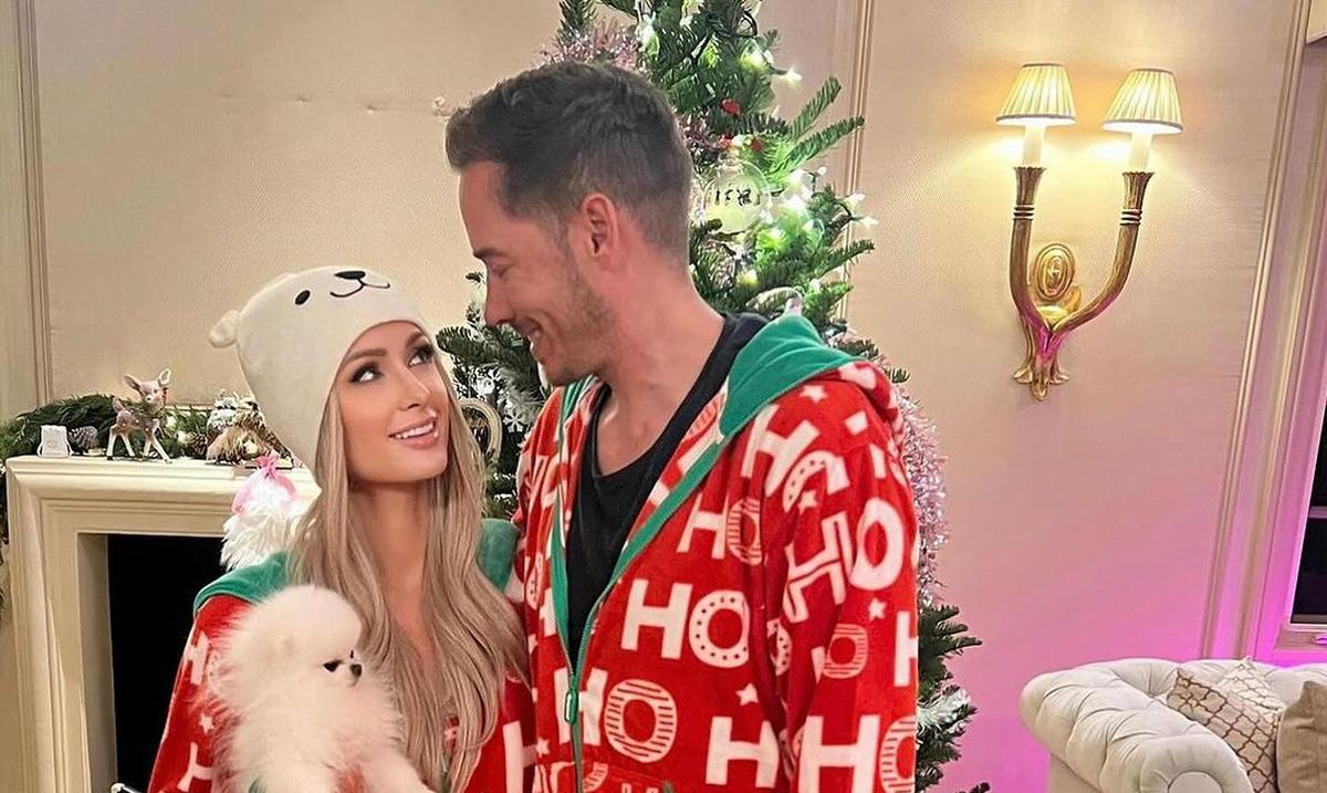 Paris Hilton comparte fotos navideñas con su familia y otras en lenceria : Entretenimiento de Puerto Rico