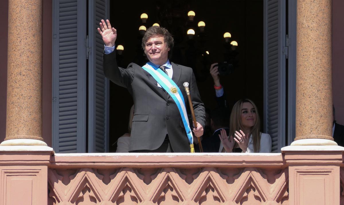 El plan de ajustes economicos de Javier Milei irrita el animo social en Argentina : Noticias de