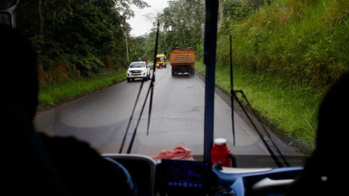 Choque entre autobus y dos camiones deja siete muertos en Ecuador : Noticias de