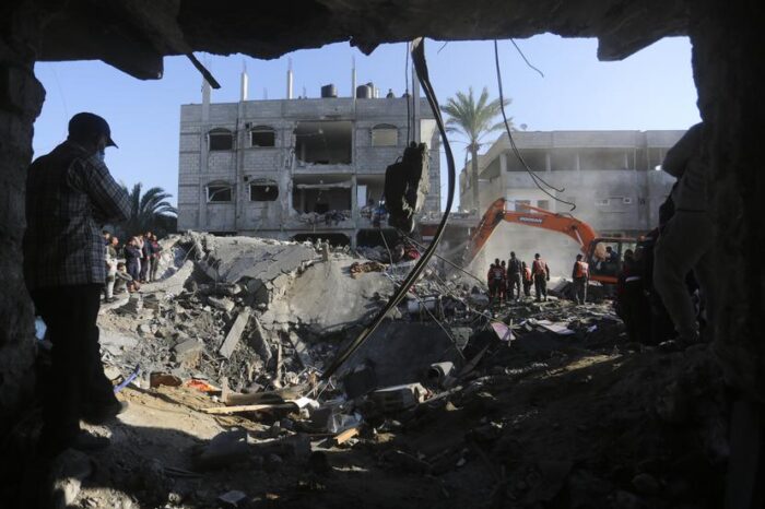 Ataques israelies matan a mas de 90 palestinos mientras las zonas de combate crecen en el sur de Gaza : Noticias de