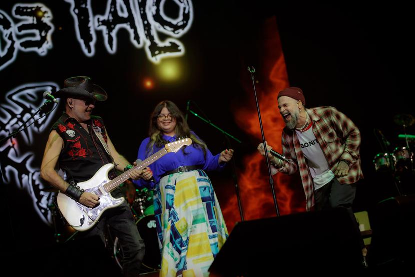 Emotiva celebracion de Jarabe de Palo y Pedro Capo en tributo a Pau Dones : Entretenimiento de Puerto Rico