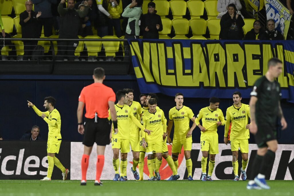 El Betis naufraga en casa ante el Rangers y se marcha decepcionado a la Conference League : Deportes de España