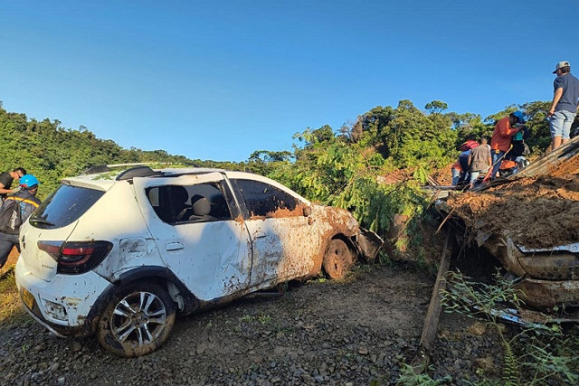 Ya son 33 los fallecidos por derrumbes del viernes en carretera del Choco : Noticias de Colombia