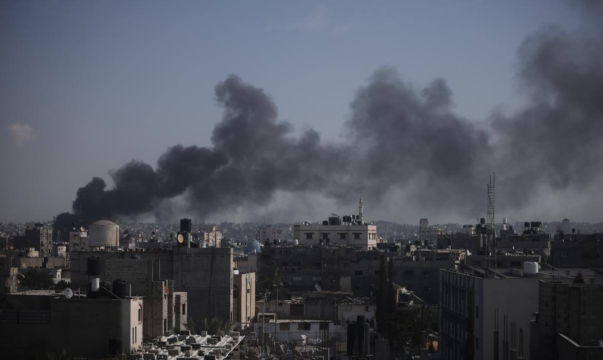 Israel y Hezbollah intercambian ataques transfronterizos mientras el secretario de Estado Anthony Blinken visita Oriente Medio : Noticias de