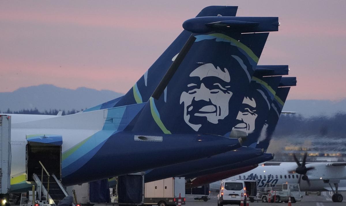Alaska Airlines inmoviliza sus Boeing 737-9 tras perder una ventana en pleno vuelo : Noticias de