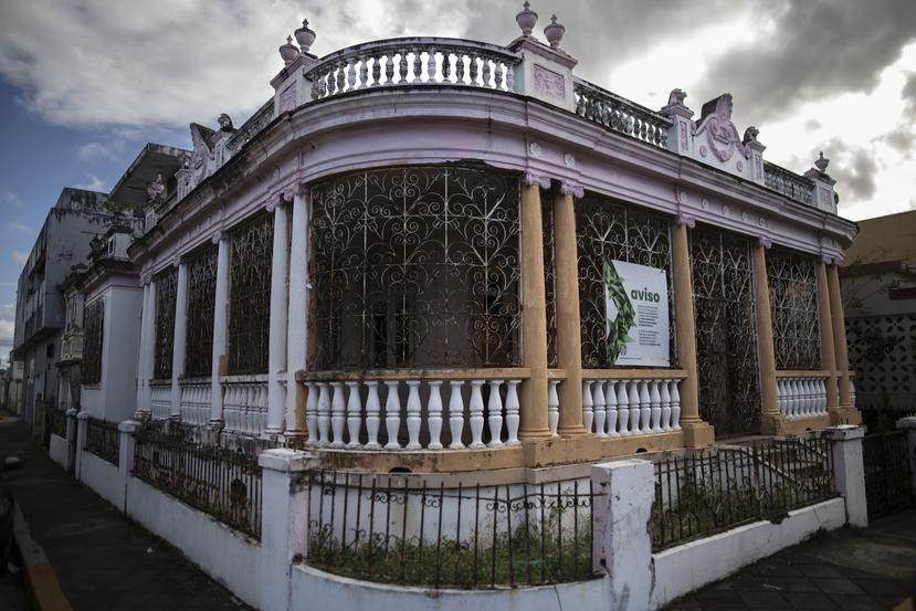 Buscan salvar de las ruinas y el olvido la antigua residencia del fenecido exlegislador Leopoldo Figueroa : Noticias de Puerto Rico