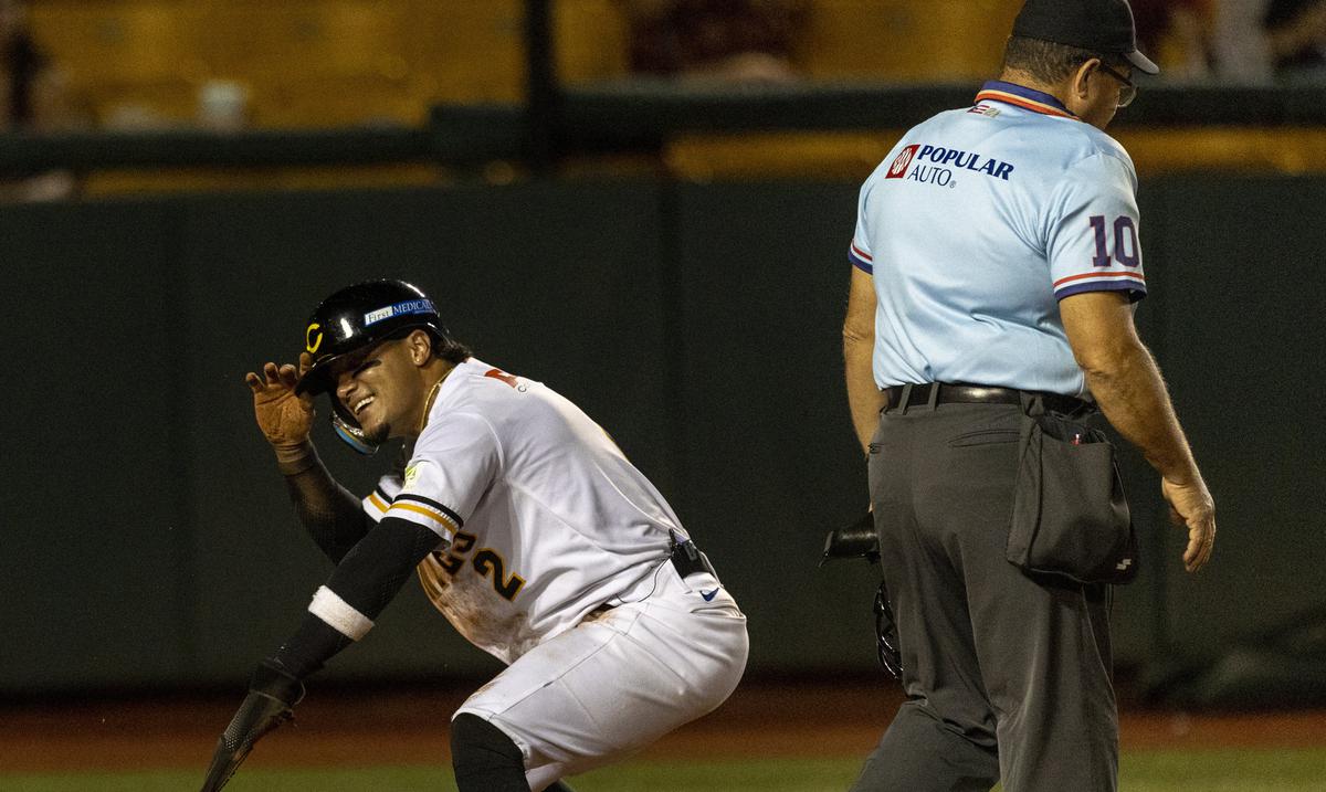 ¡En 19 entradas! Adeiny Hechevarria pega jonron y los Gigantes vencen a los Leones para tomar ventaja de la semifinal B : Deportes de Puerto Rico
