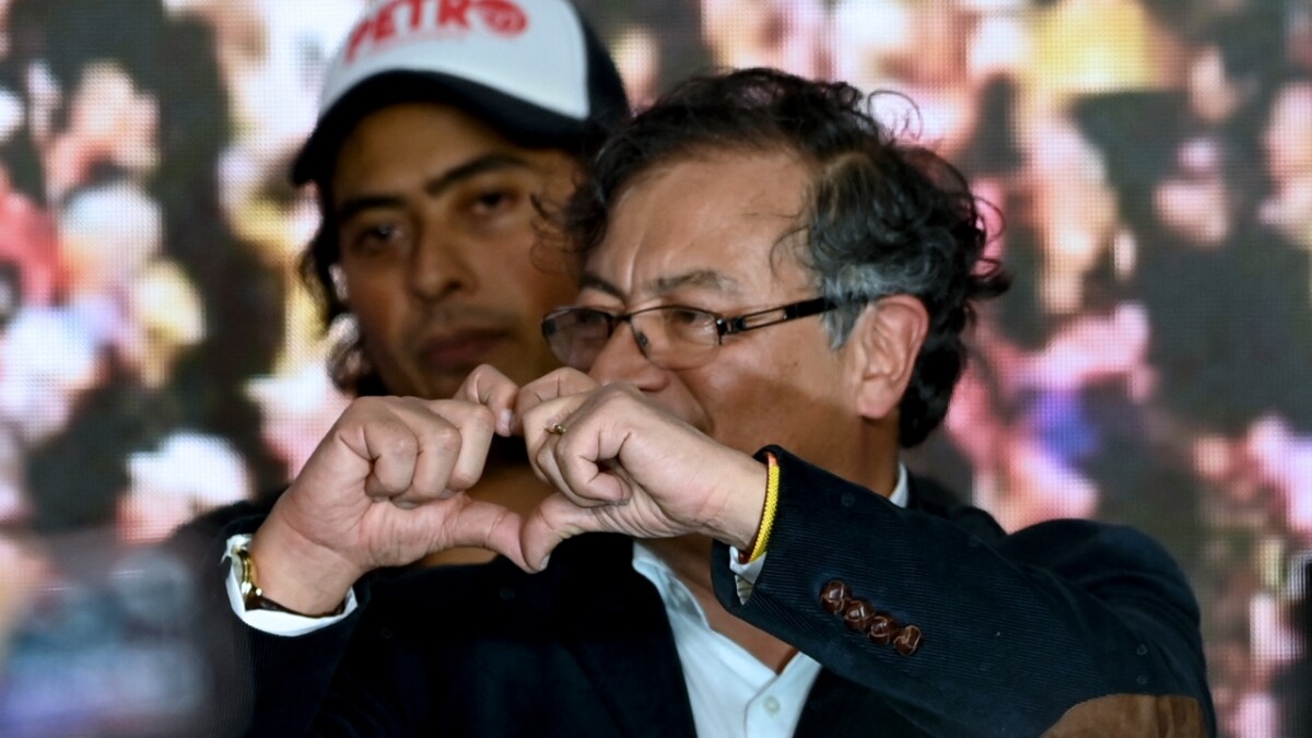 Gustavo Petro llama a movilizaciones y señala a Fiscalia y Procuraduria de ruptura : Noticias de Colombia