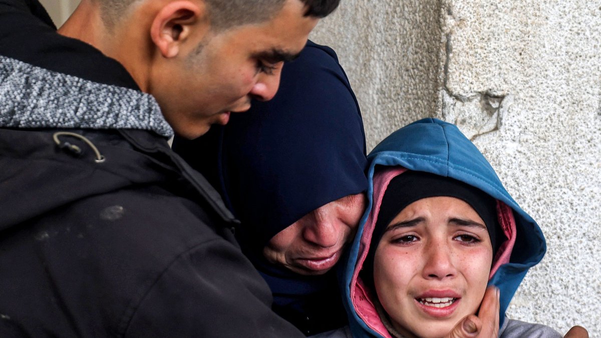 Fuerzas israelies irrumpen a los tiros por segundo dia en el mayor hospital de Gaza : Noticias de