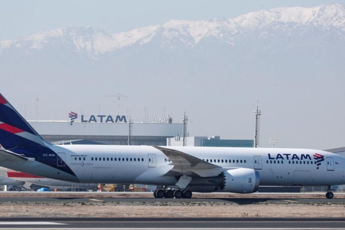 “Fuerte movimiento” deja al menos 50 heridos en vuelo de aerolinea latinoamericana   : Noticias de