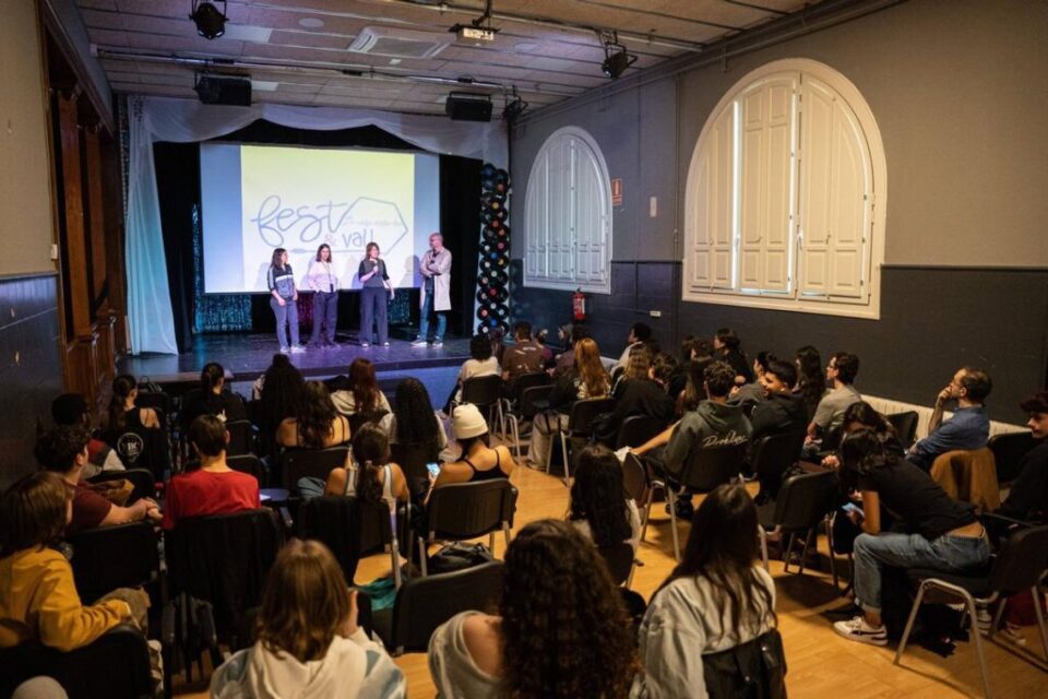 Un Primavera Sound en bachillerato: tres institutos de Barcelona se apuntan a ‘Crea el teu propi festival’ : Entretenimiento de España