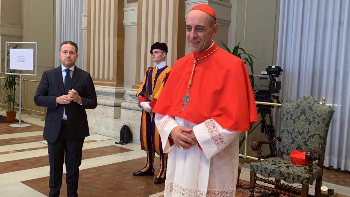 El Vaticano considera el cambio de sexo y la maternidad subrogada como una violacion de la dignidad : Noticias de