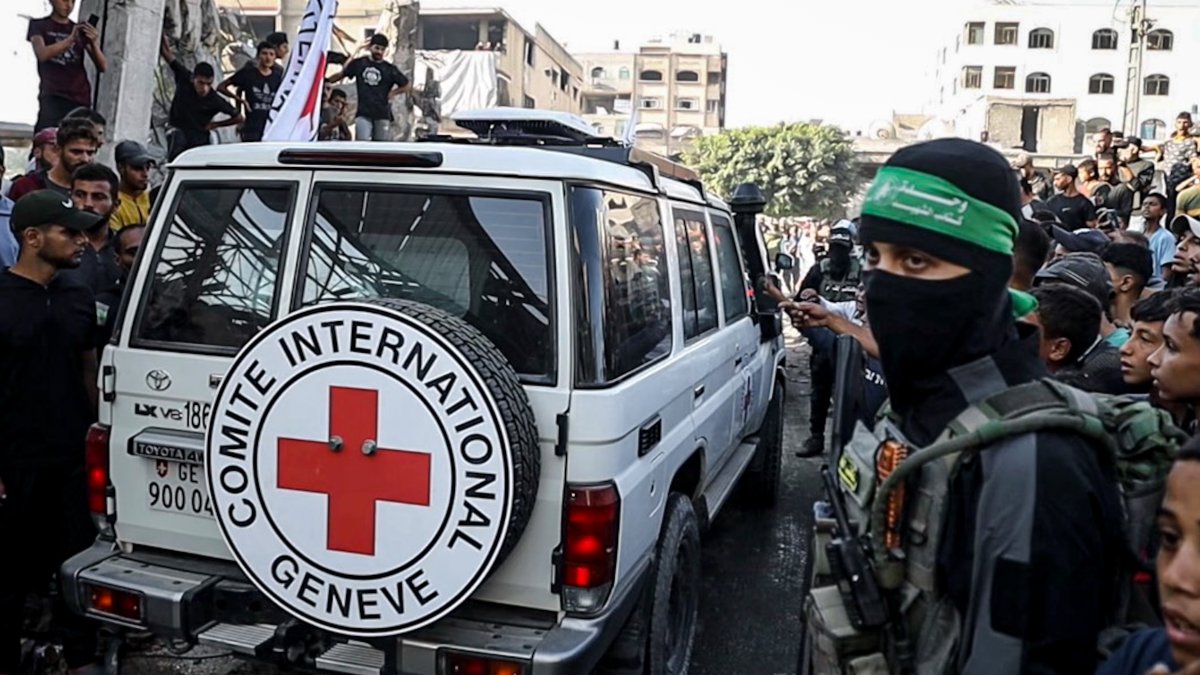 Hamas transfiere cuerpos de cuatro rehenes a la Cruz Roja, segun Cruz Roja : Noticias de
